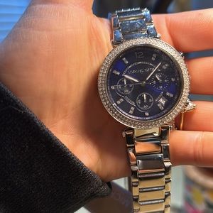 Michael kors watch. Brand new. Navy blue face. Silver